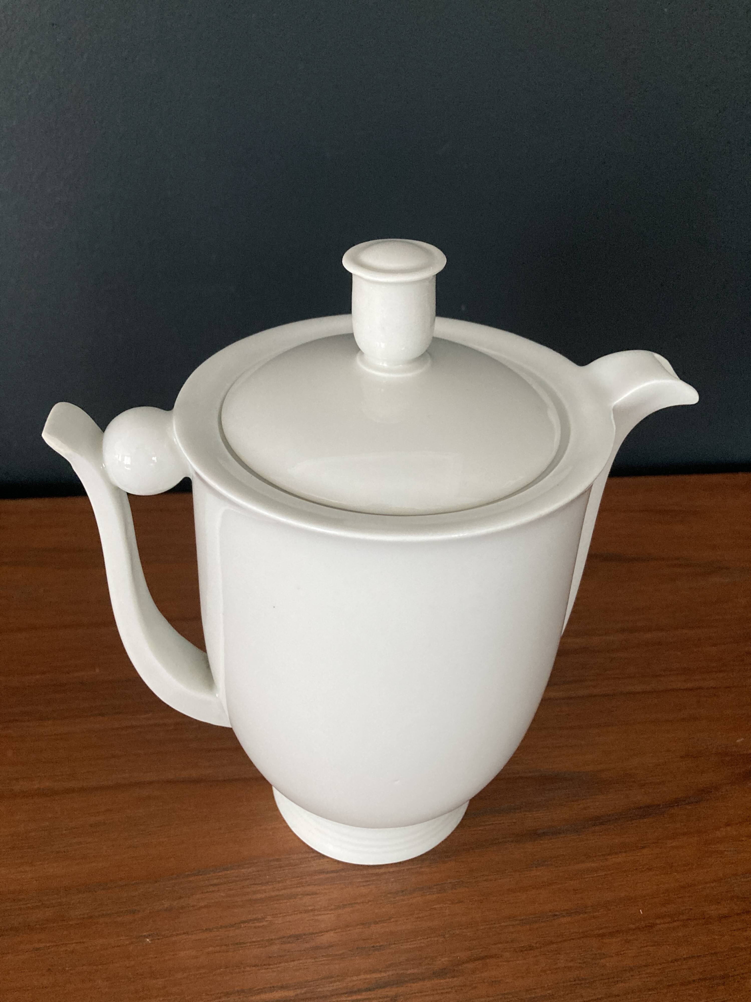 Cafetiere ancienne en porcelaine art deco
