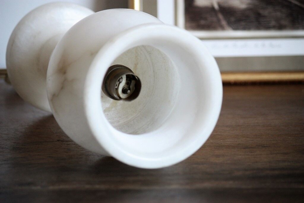 Alabaster lamp