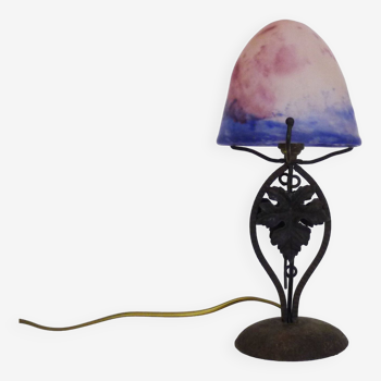 Le Verre Français Lampe champignon Art Déco fer forgé et pâte de verre