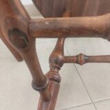 Pair of Windsor armchairs - Noticeable signs of use