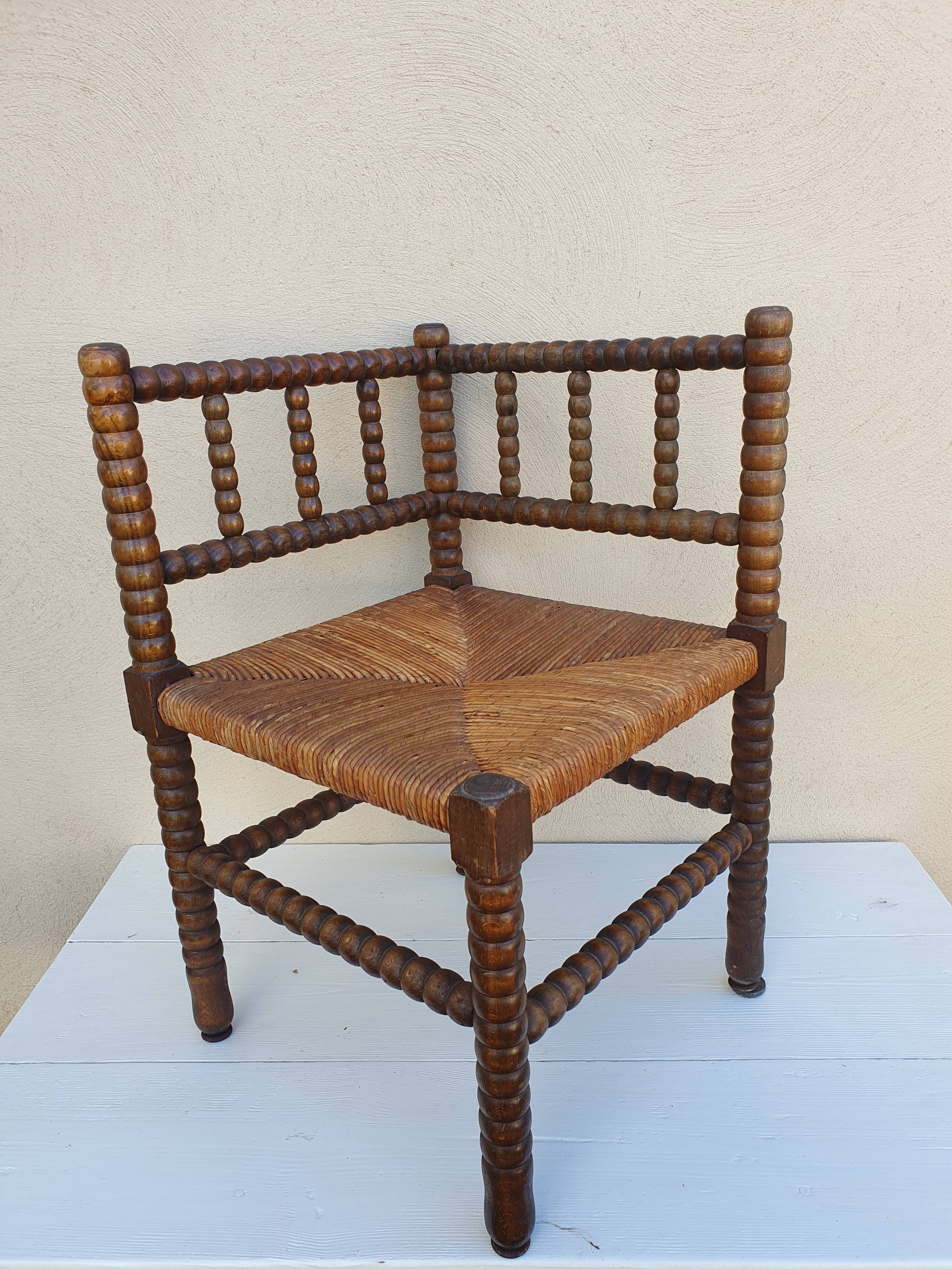 Corner armchair turned rosary style