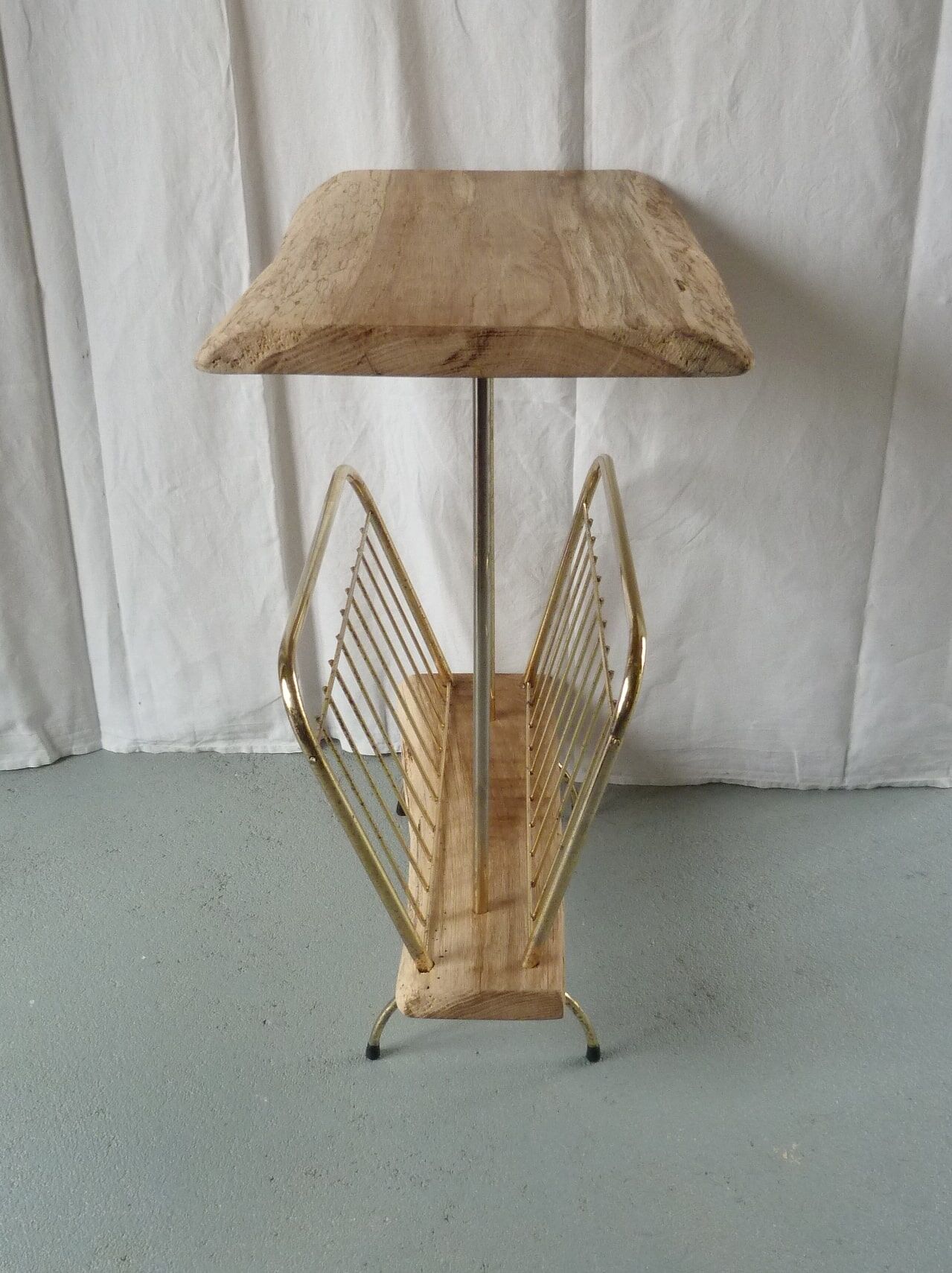 Magazine holder