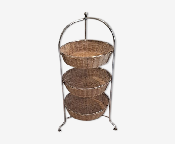 Un rack de stockage vintage en rotin et chrome des années 1970