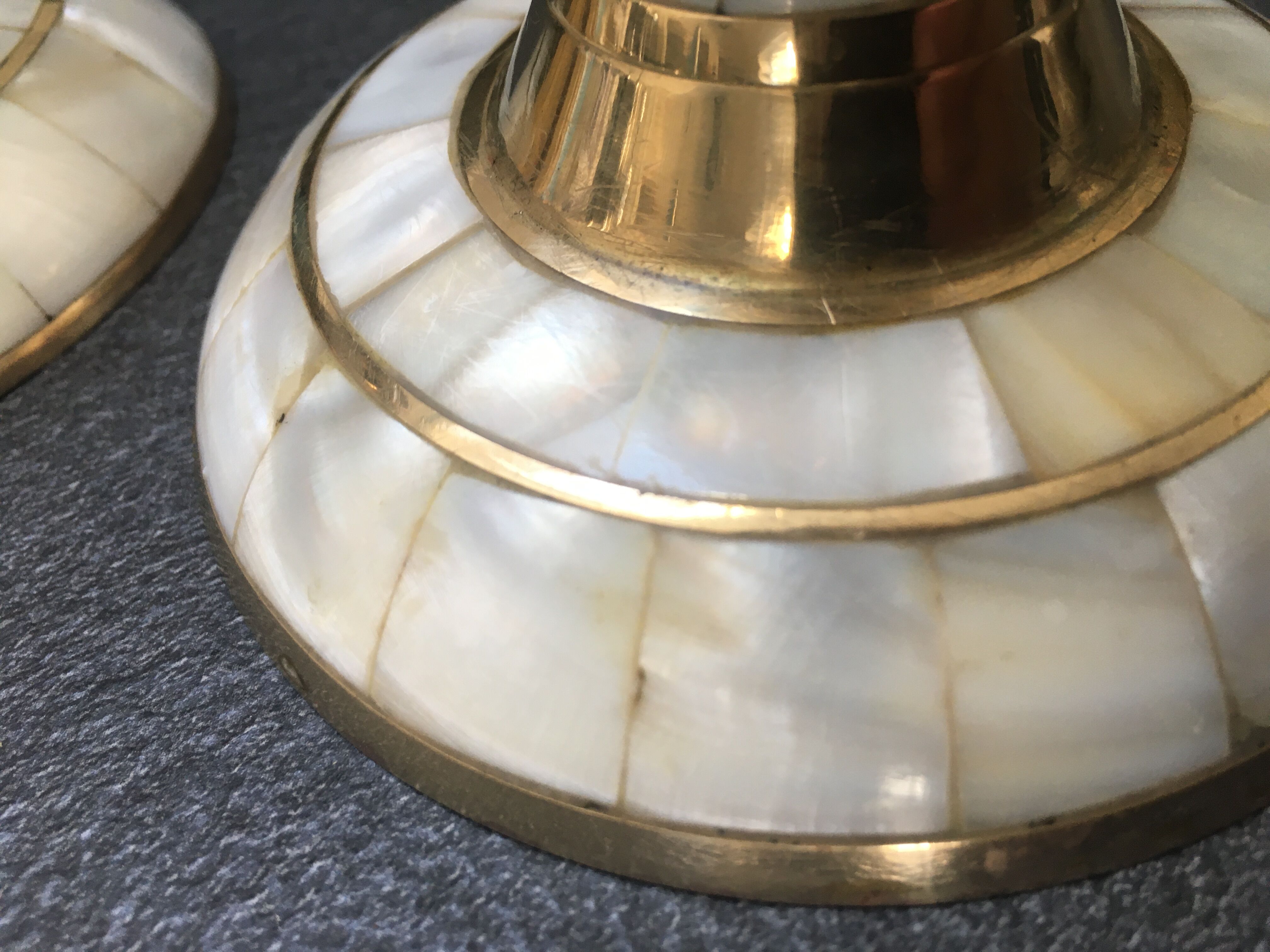 Set of 2 mother-of-pearl candlesticks and brass