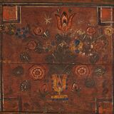 Malle ancienne à motifs floraux (c.1920)