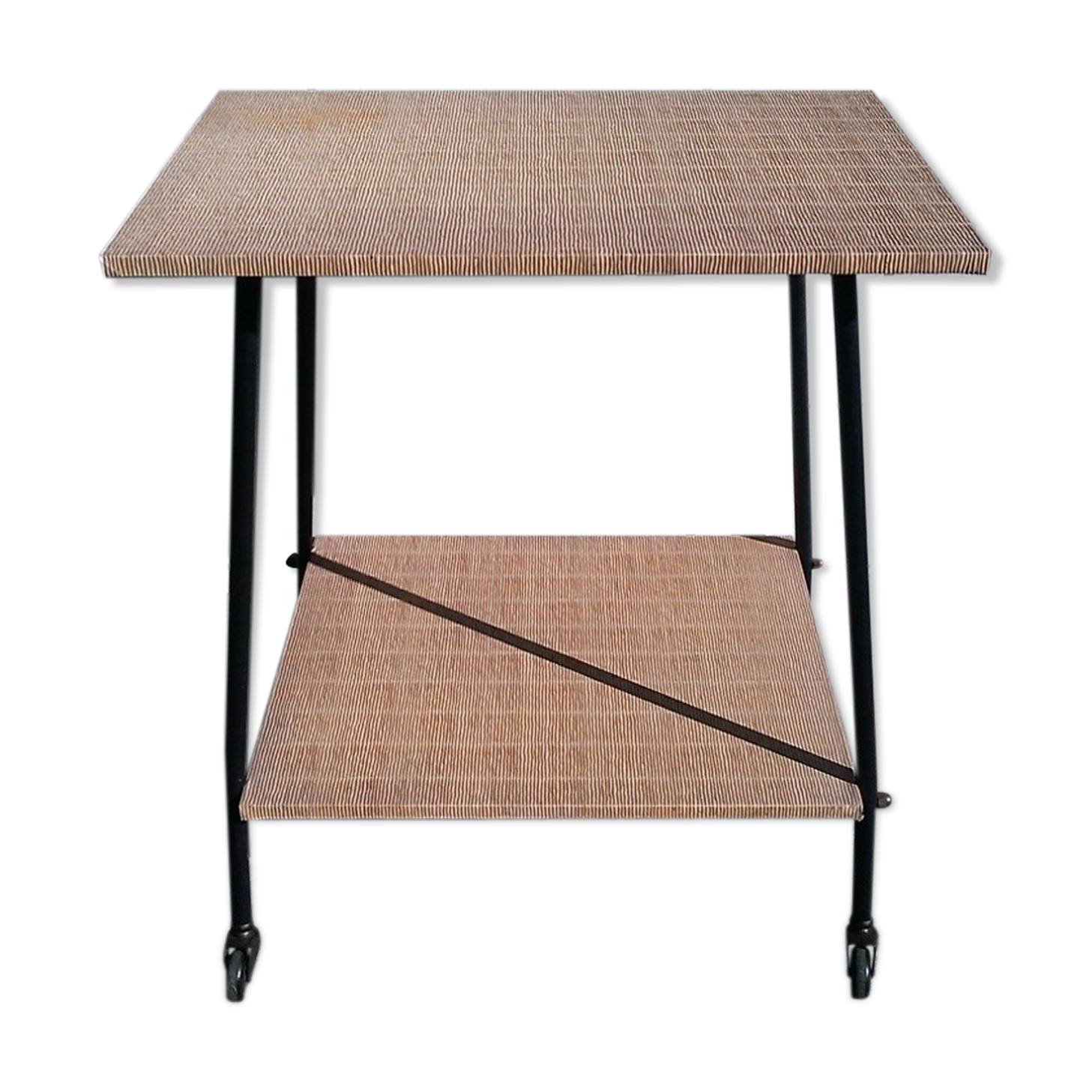 Serving table