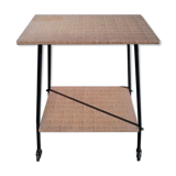Serving table