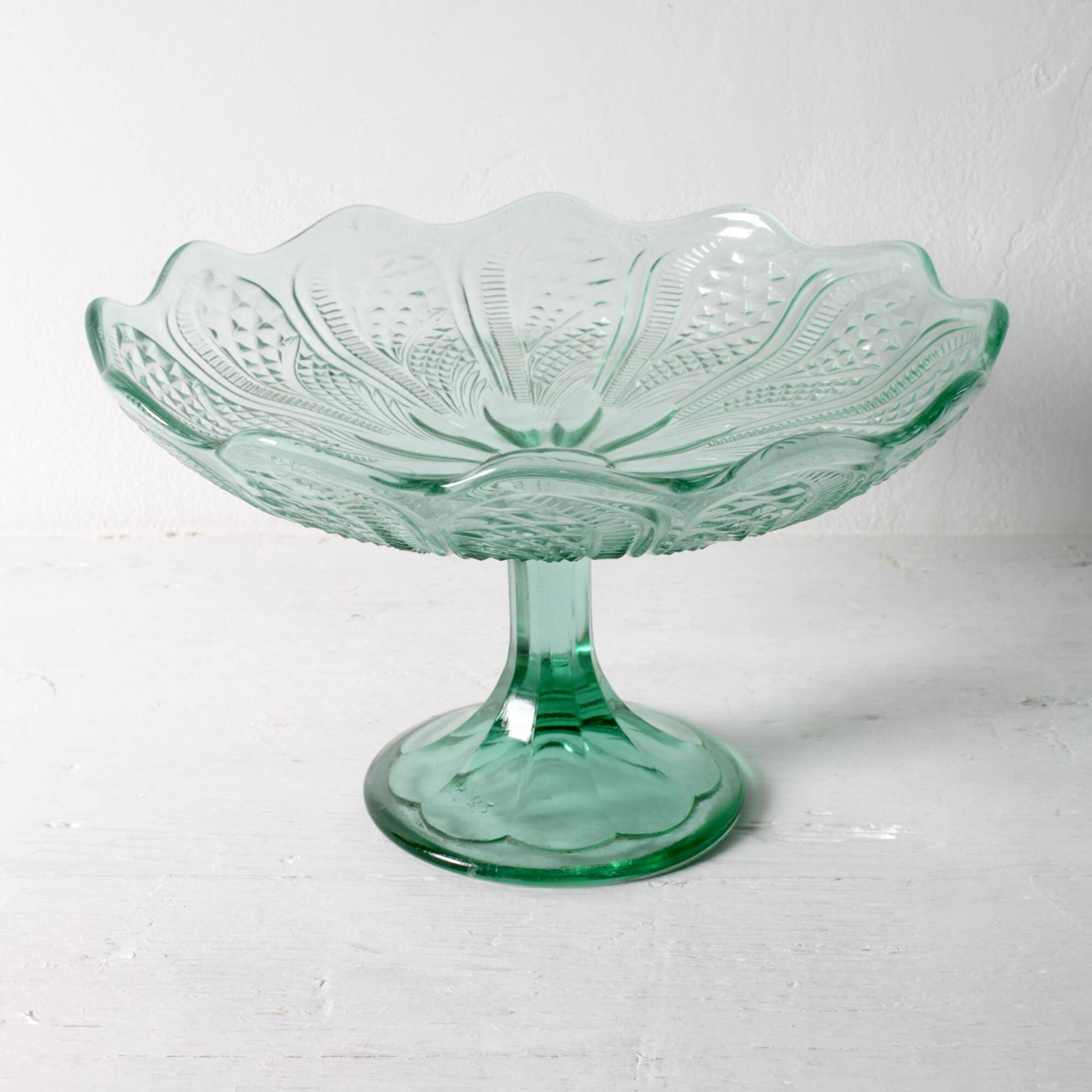 Glass Pedestal Bowl / Vintage Georgia Green Fruit Bowl / Ukraine / 1950s