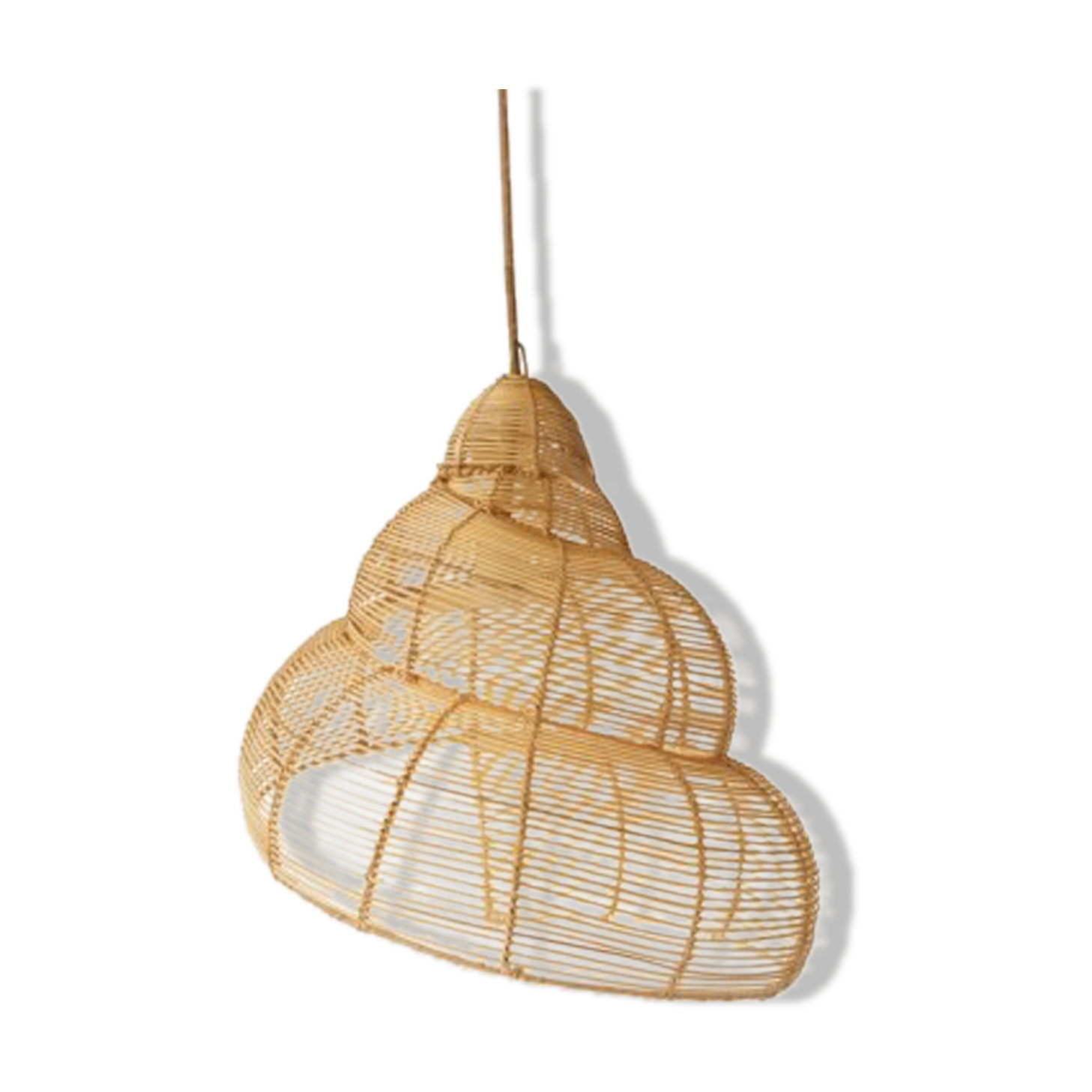 Suspension coquillage en rotin