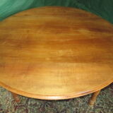 Round table in solid cherry