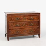 Antique hand crafted en carved chest of drawers in oak, ca. 1800