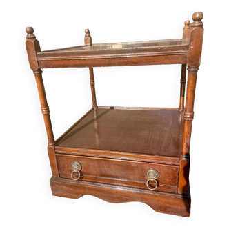Empire table tbe in ybe wood