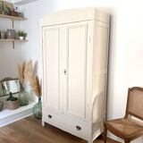 Armoire parisienne