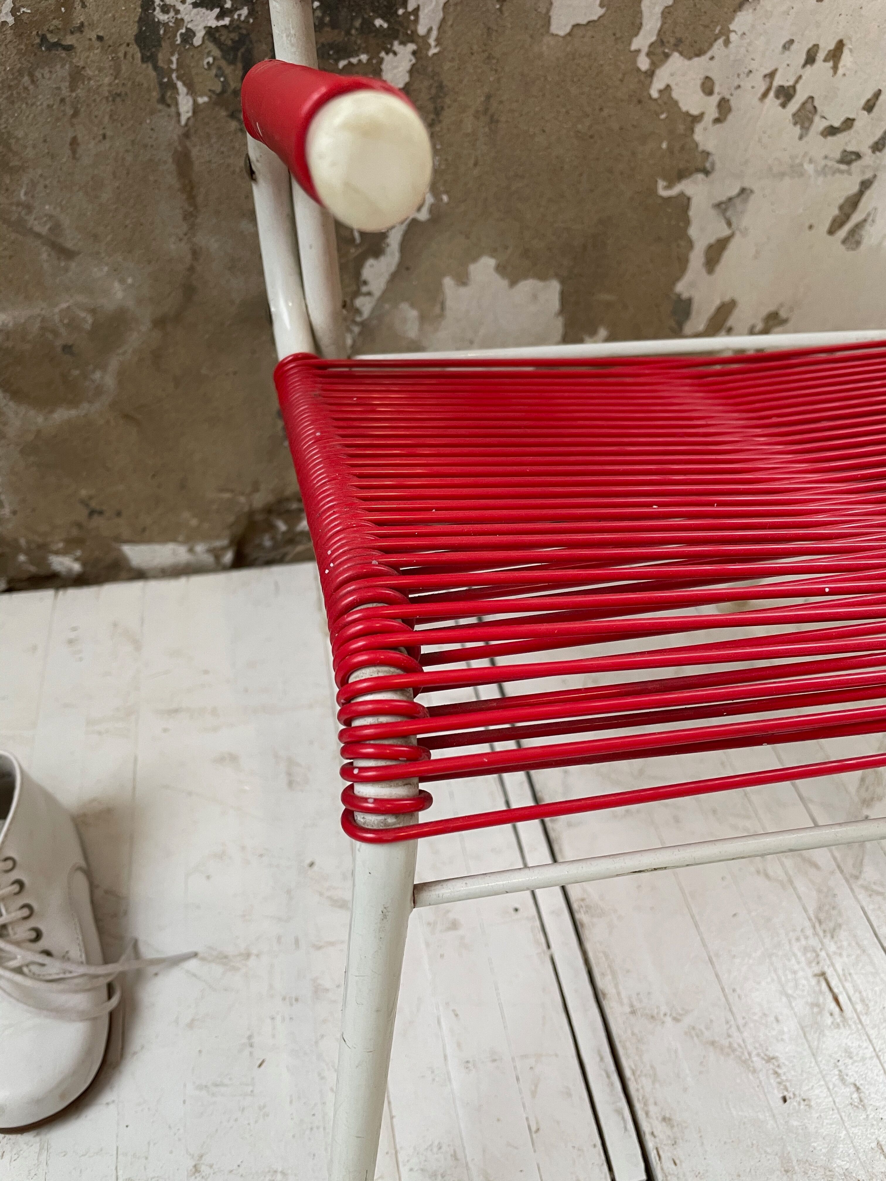 Vintage red scoubidou children's chair