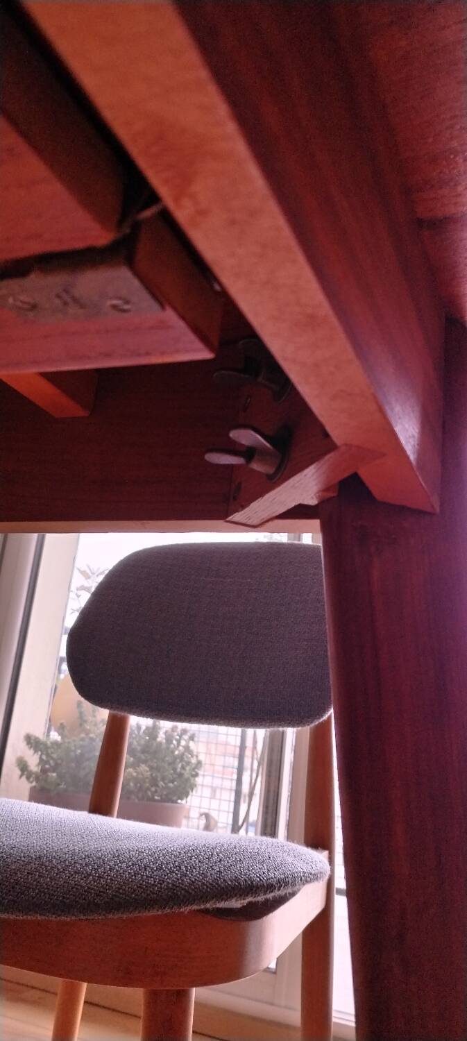 60's round table with extension