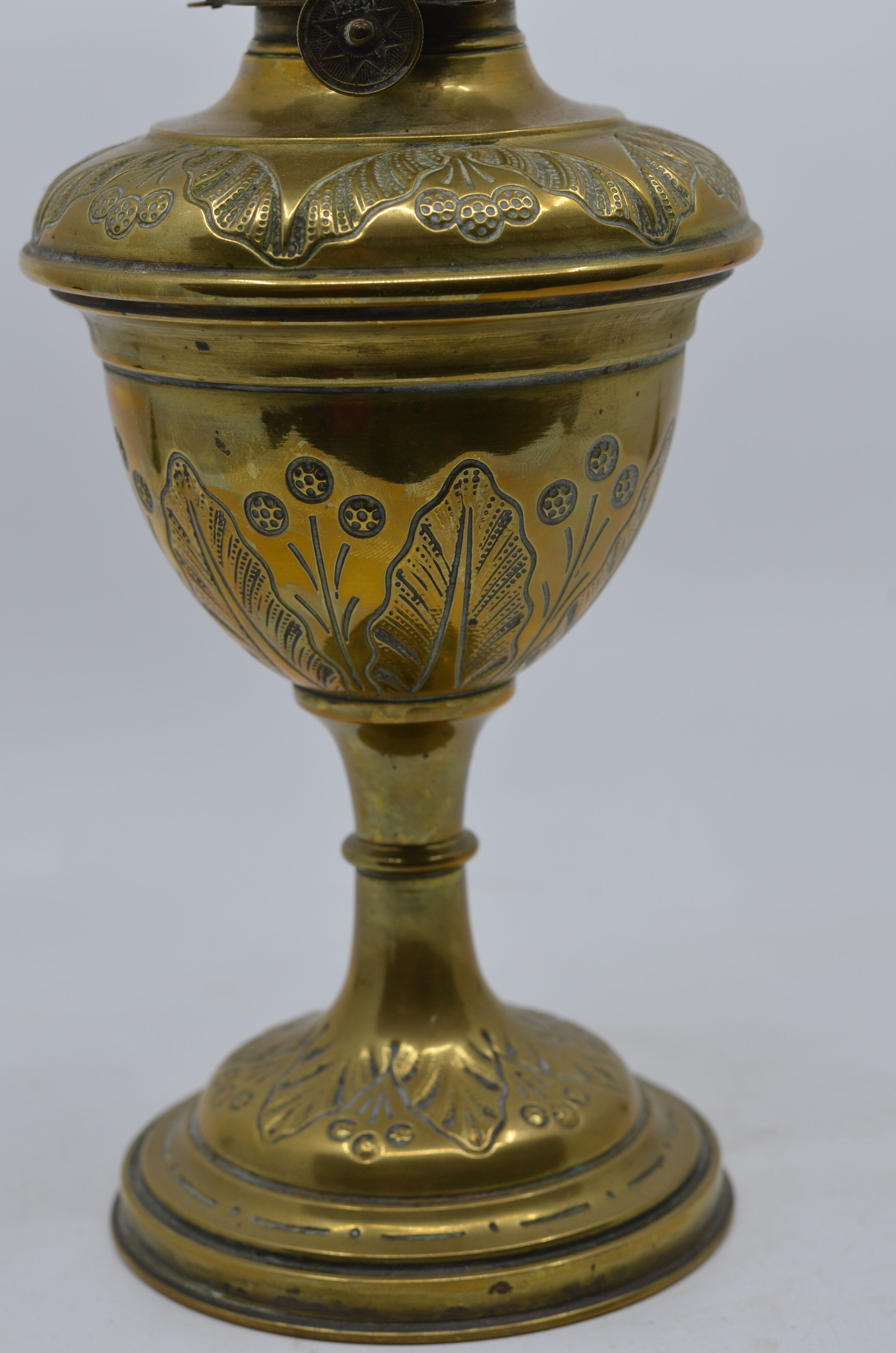 Parisian kerosene lamp