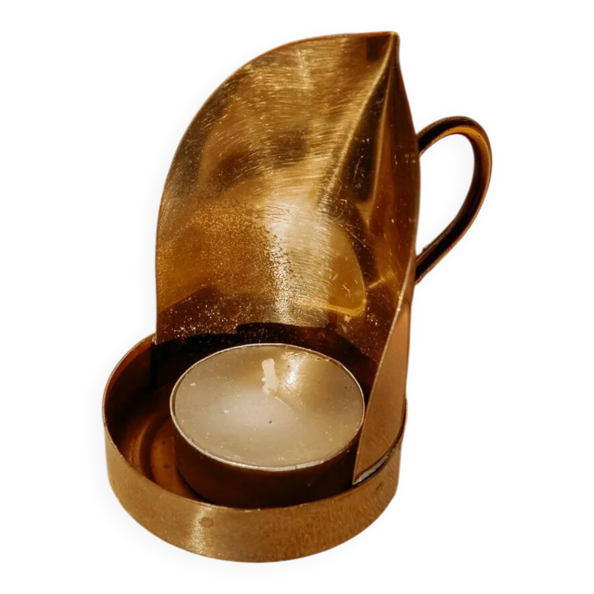 Brass tea light holder with handle
