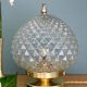 Lampe à poser globe vintage en verre moulé pointes de diamant