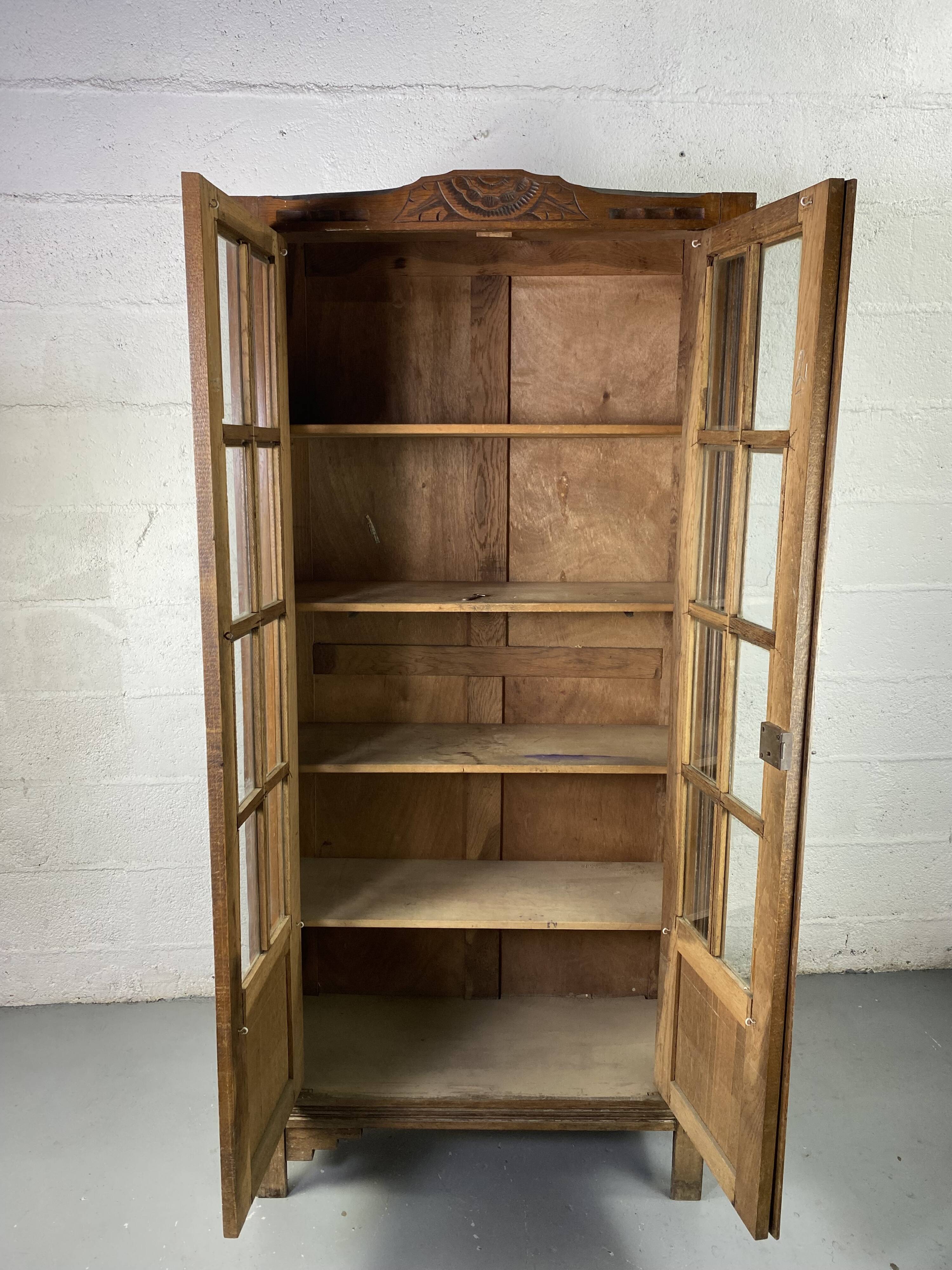 Art-Deco glass cabinet