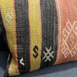 Couverture d’oreiller de tapis faite à la main