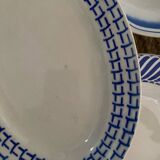 Vaisselle ancienne  en blanc et bleu.