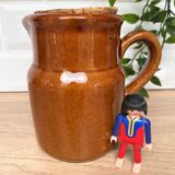 Wine pitcher