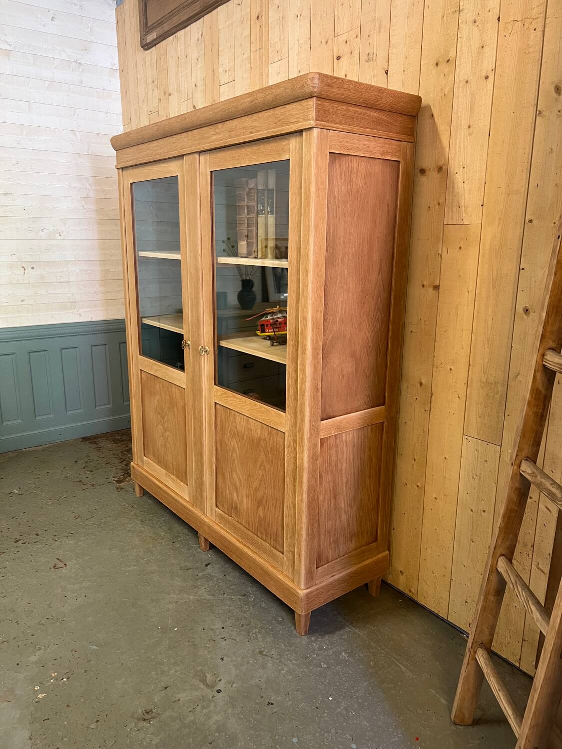 Vintage oak display case, removable