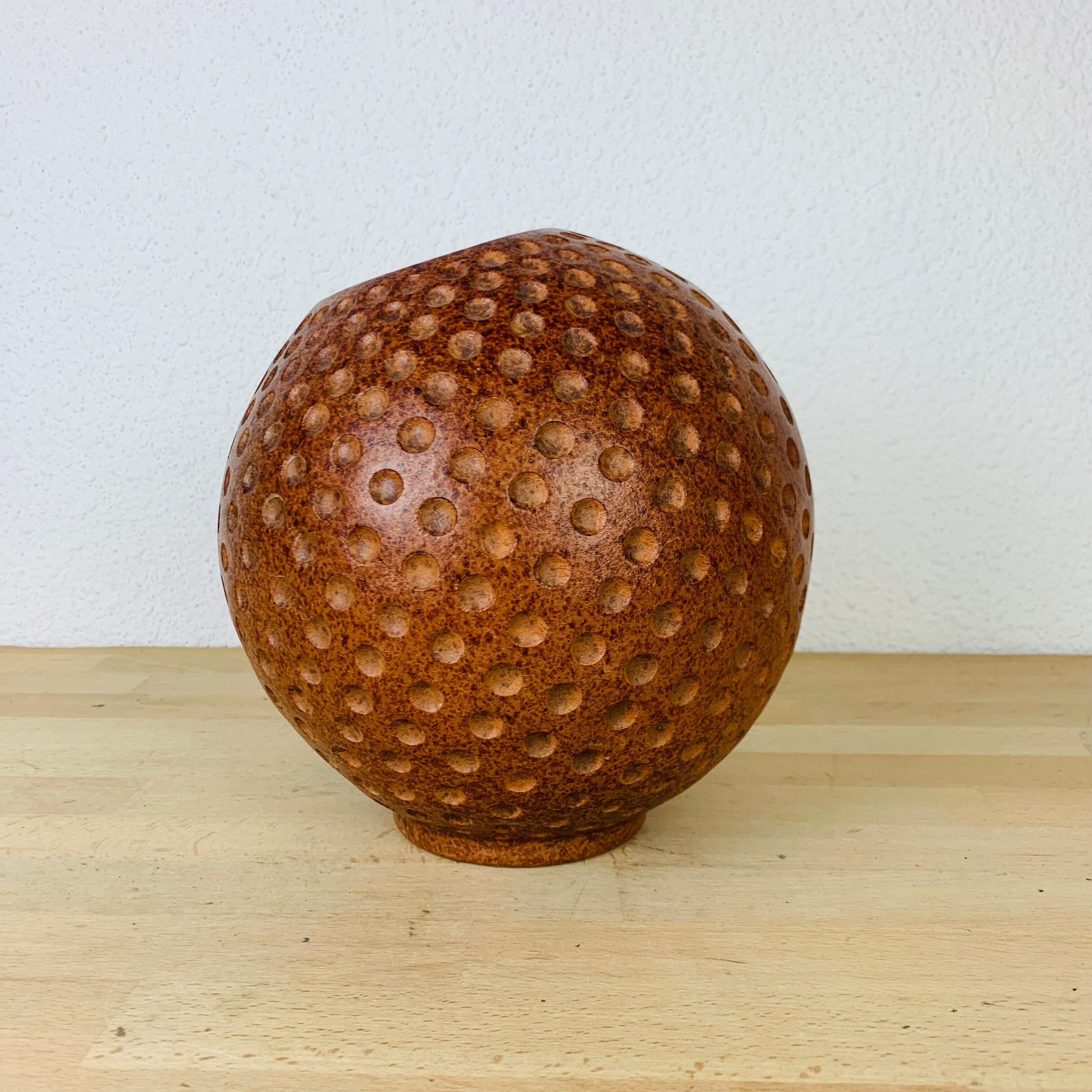 Vase ball sandstone vintage deco