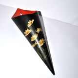Cornet vase in "Chinese lacquer" floral Napoleon III black and red