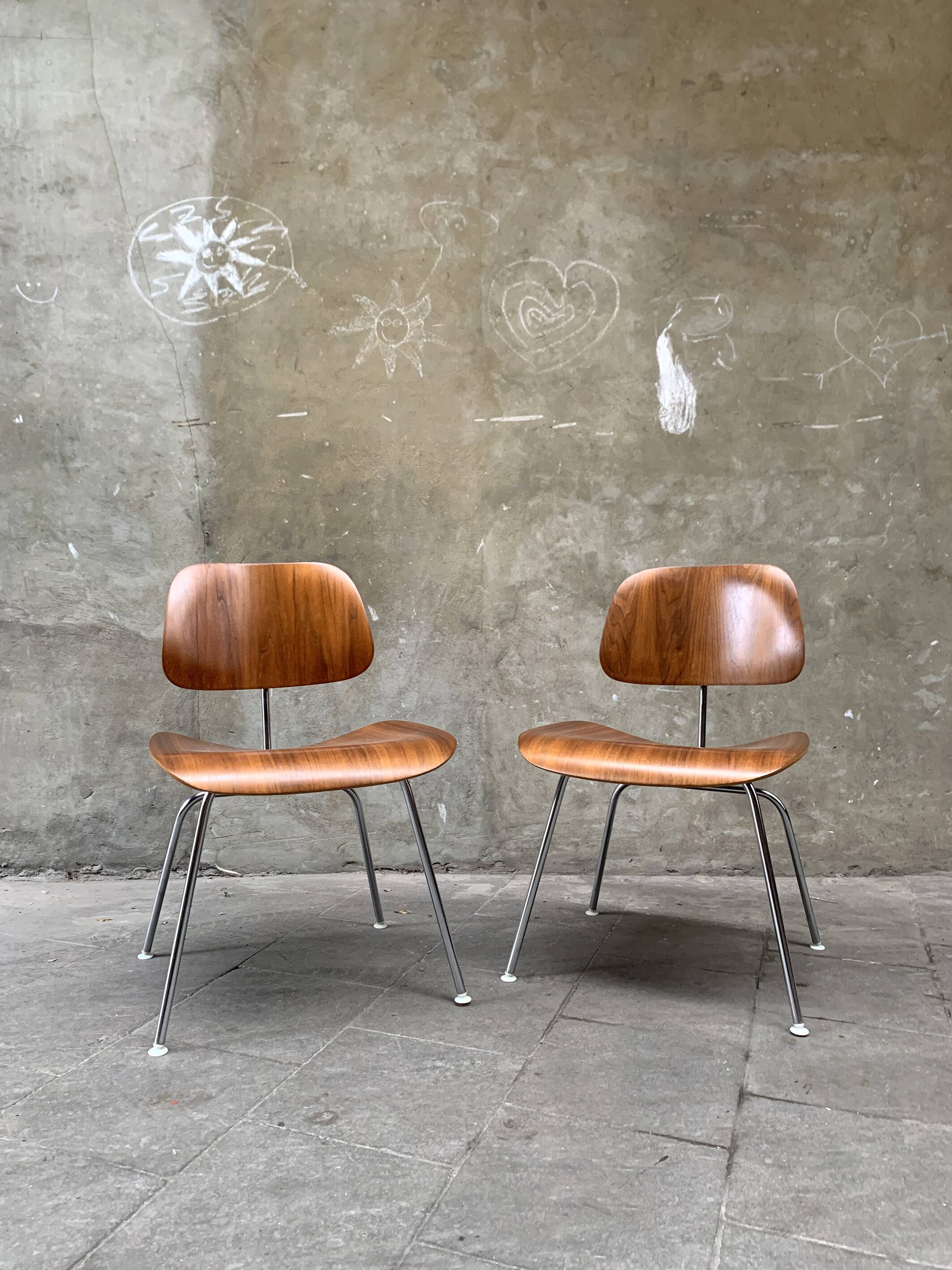 Chaises DCM Noyer Ray & Charles Eames Dining Chair Metal Herman Miller