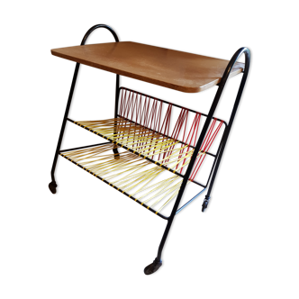 Serving table magazines rack with scoubidou