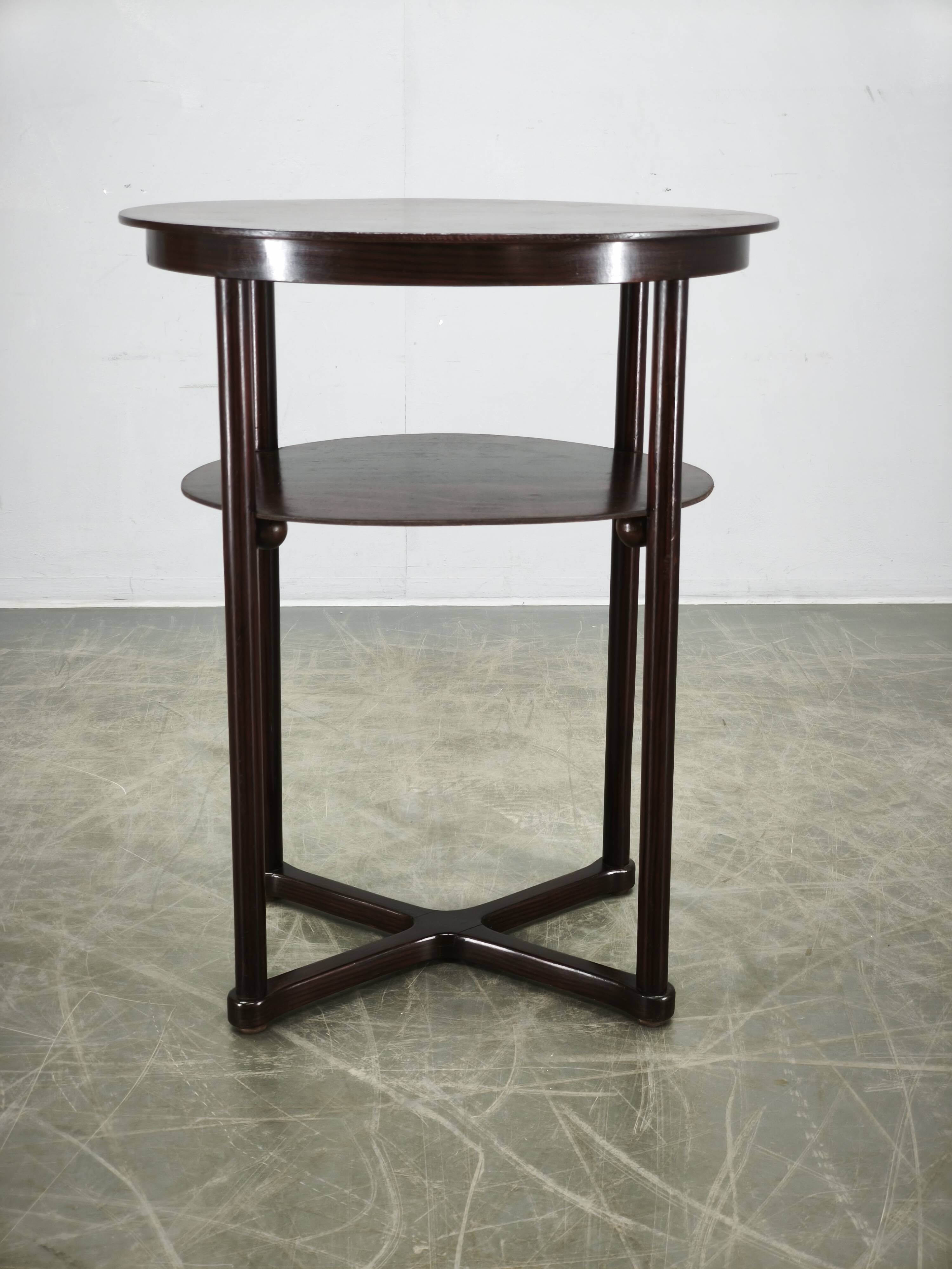 Table ovale de Josef Hoffmann pour Jacob & Josef Kohn, Vienne, vers 1900