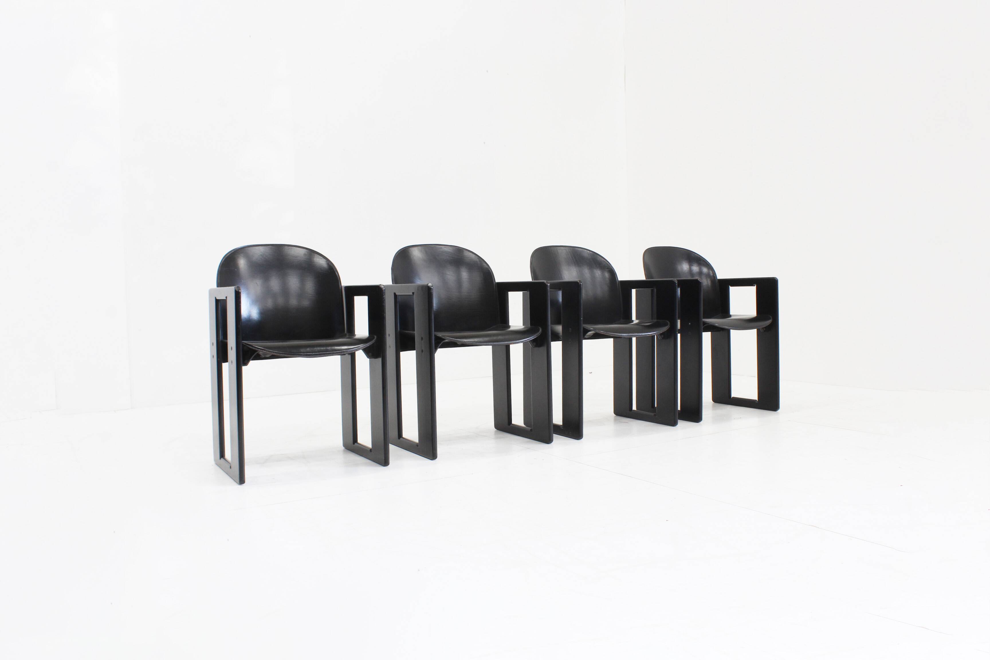 Chaises de salle à manger en cuir noir Dialogo par Afra et Tobia Scarpa pour B&B Italia