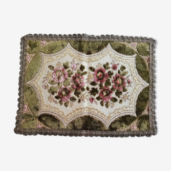 Velvet placemat embroidered with flowers enhanced with golden threads Napoleon III era