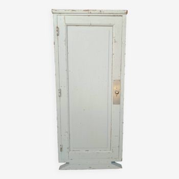 Parisian type storage unit with one door