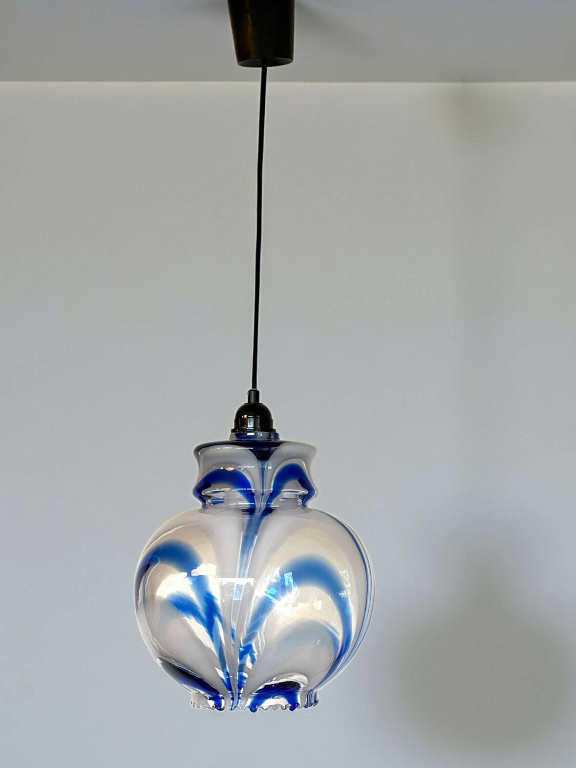 Vintage 1970s Italian Murano suspension in blue ribbed glass.