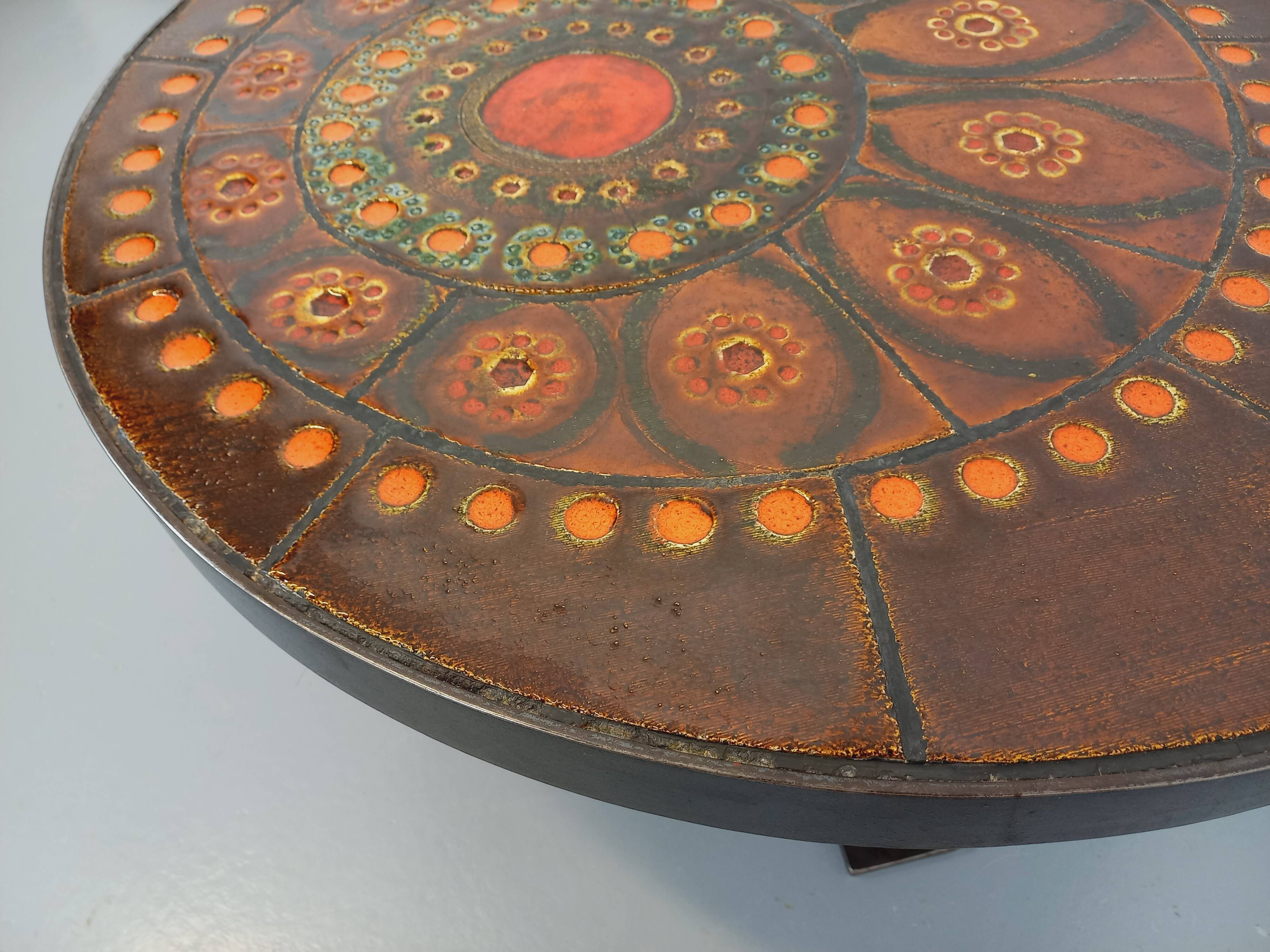 Vintage round coffee table from the 60s 70s by Raymond Corroyez in ceramic
