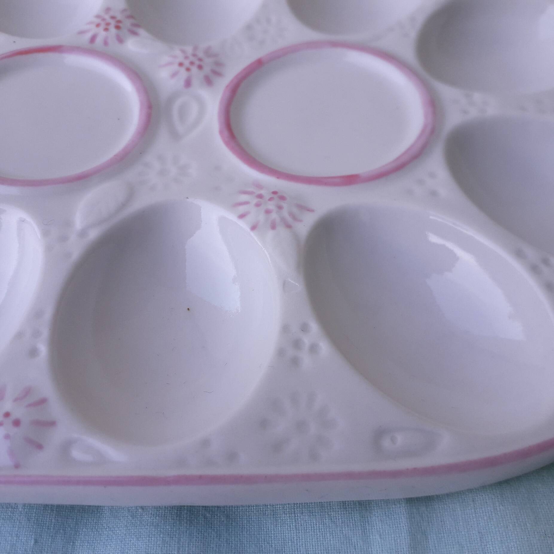 Egg holder or egg display