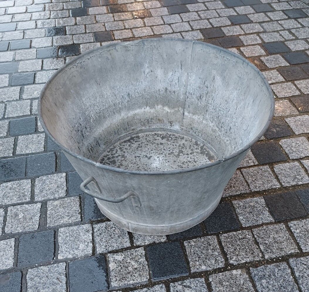 Large zinc basin