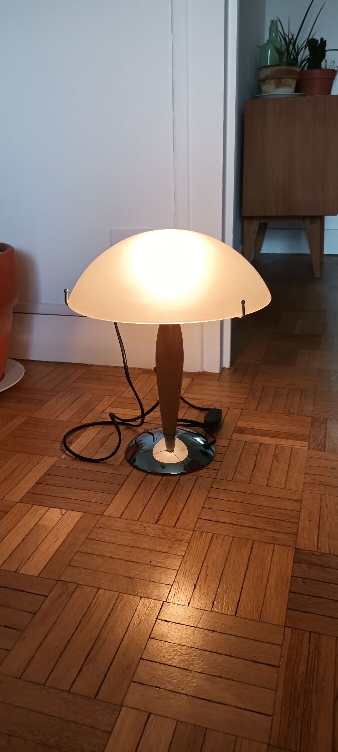 Vintage liner mushroom lamp