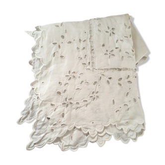 Tea tablecloth in embroidered white cotton