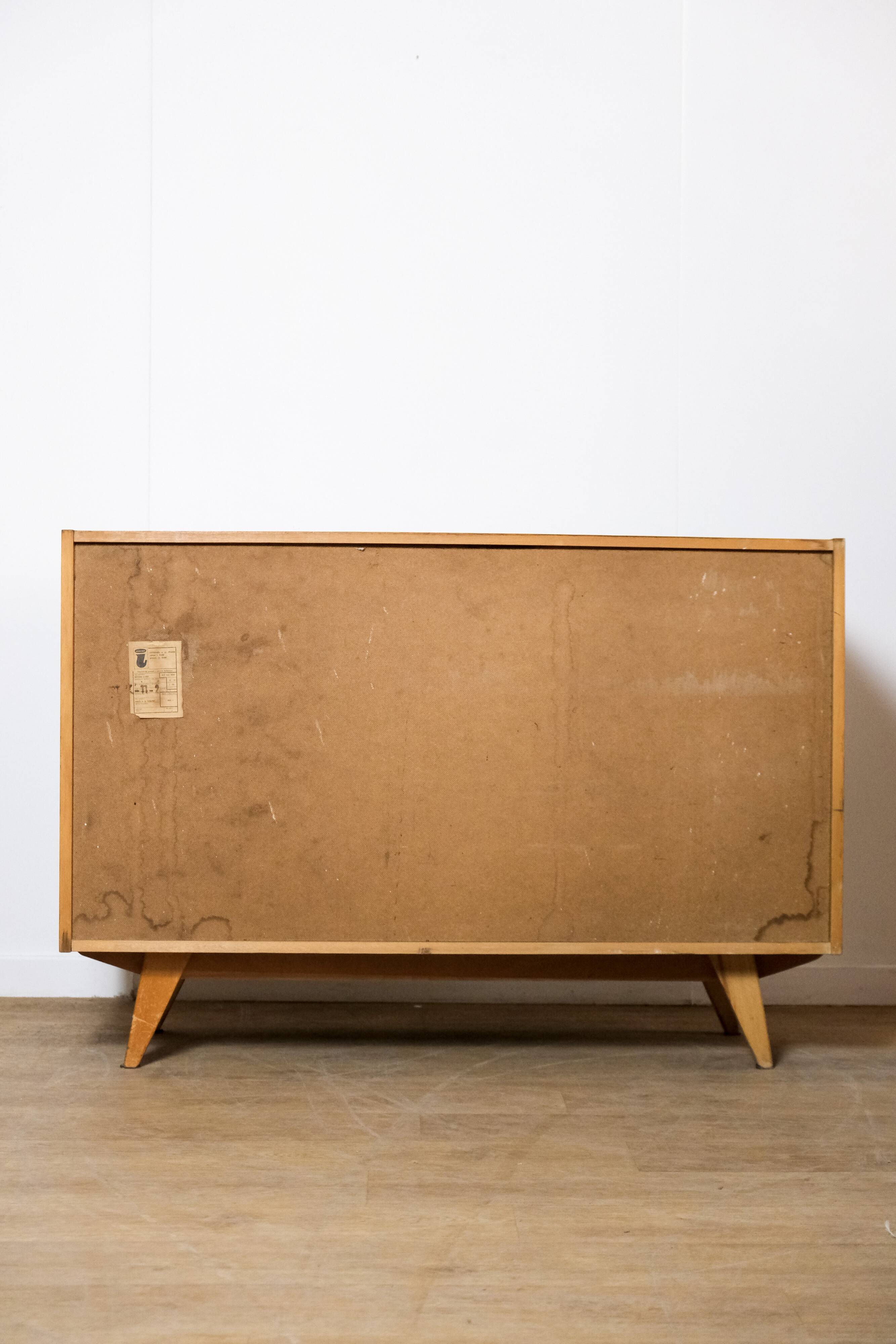 Jiroutek sideboard sliding doors