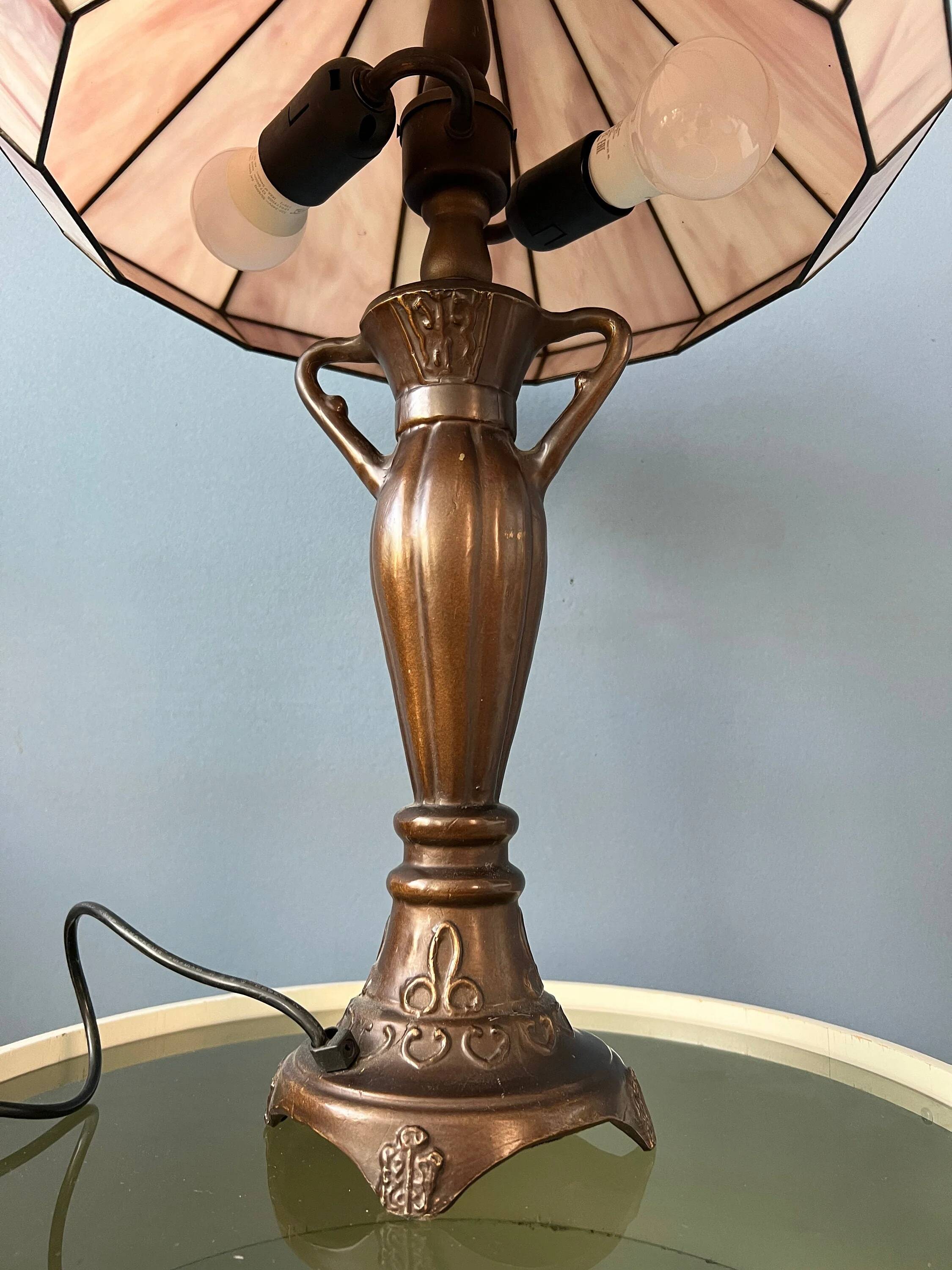 Lampe de table Tiffany Art déco en vitrail violet