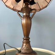 Lampe de table Tiffany Art déco en vitrail violet
