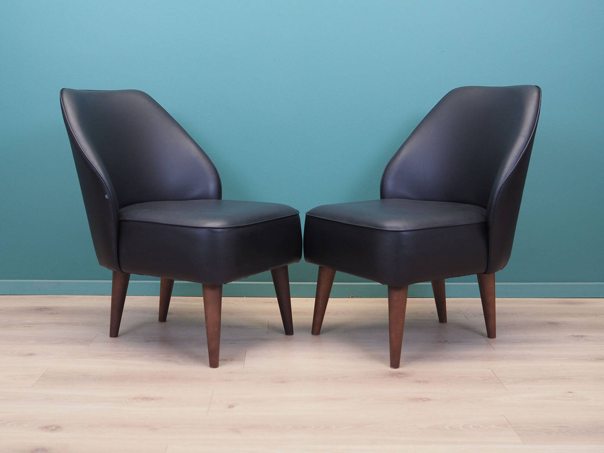 Set of two leather armchairs, Danish design, 90s, made in Denmark