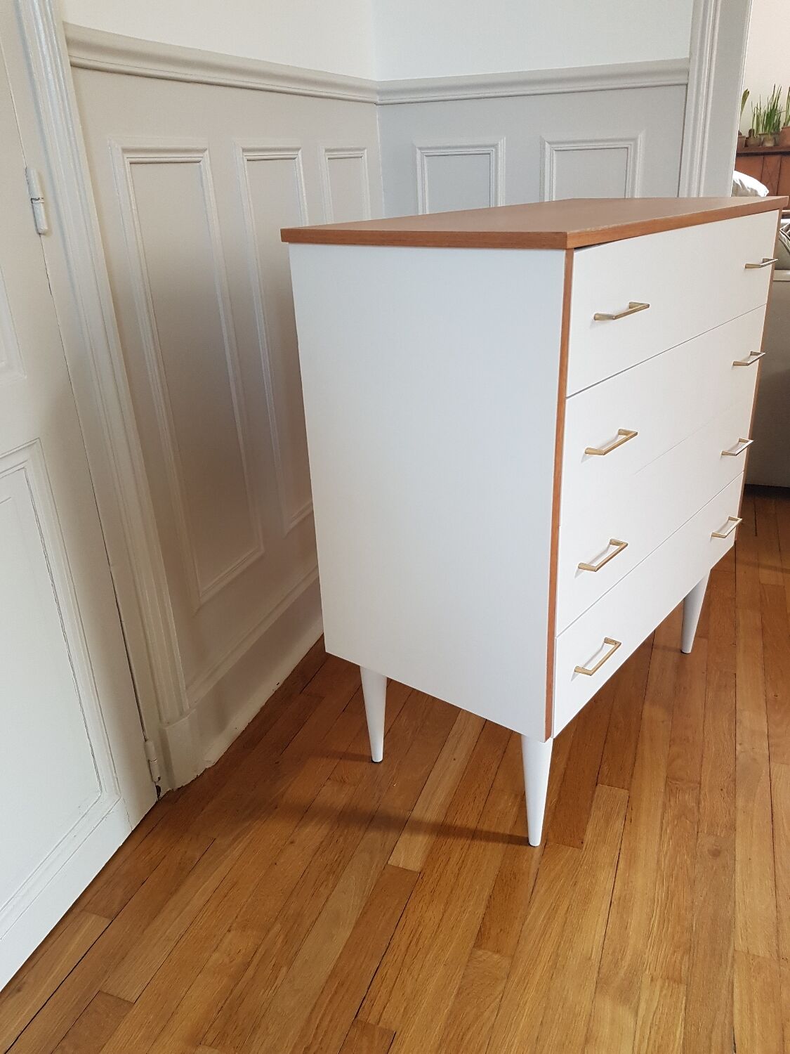 Vintage chest of drawers bobbin feet