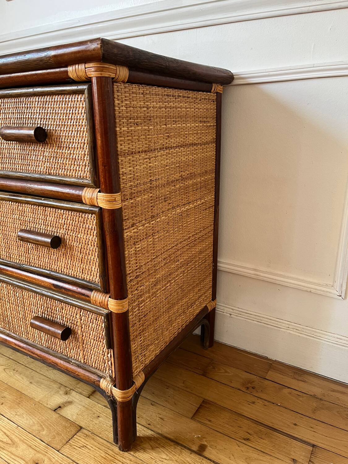 Commode en rotin vintage