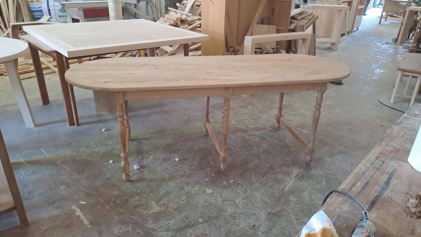 Custom Solid Pine Farmhouse Oval Dining Table (220 cm) – French Provincial