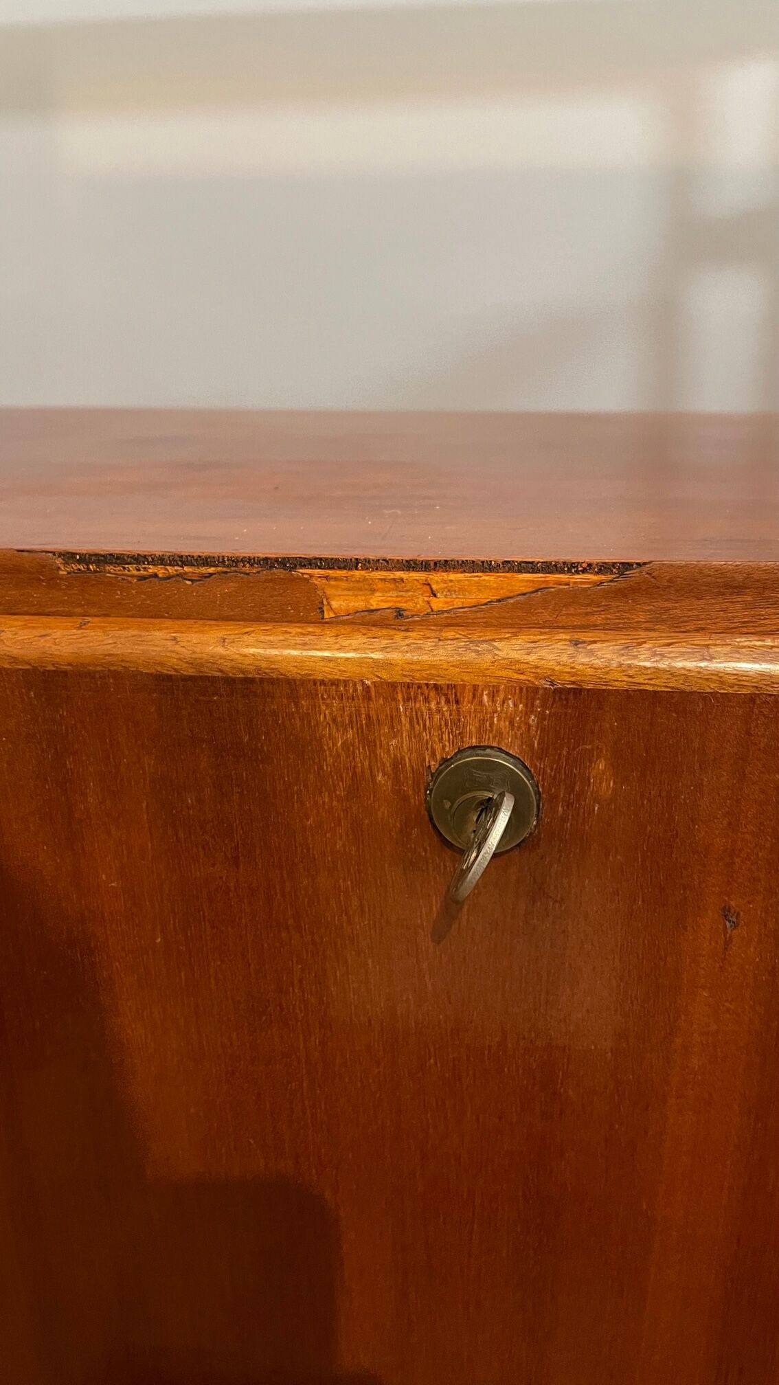 Italian stage shelf from the 60s