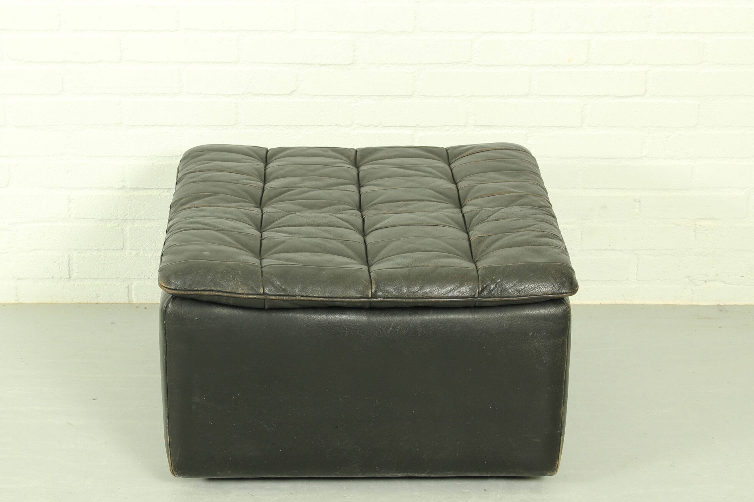 De Sede DS-11 modular lounge set – black leather, 1970s Swiss design